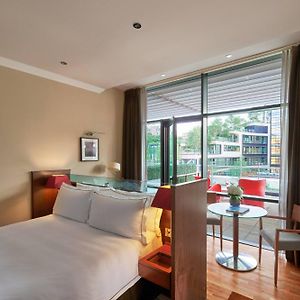 Greenside Terrace Room 1 King Balcony